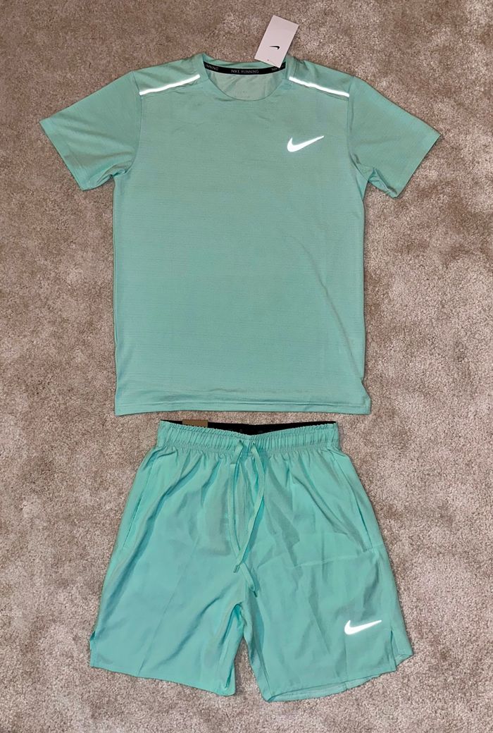 Ensemble Nike - photo numéro 1