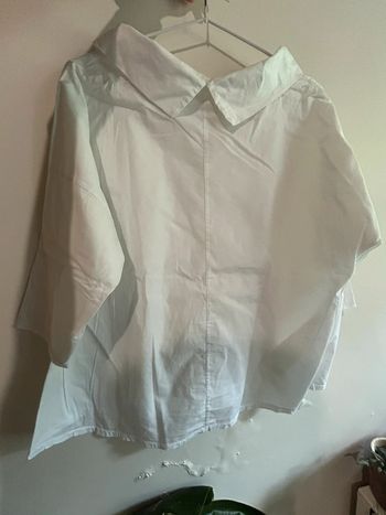 530 - blouse blanche col Claudine