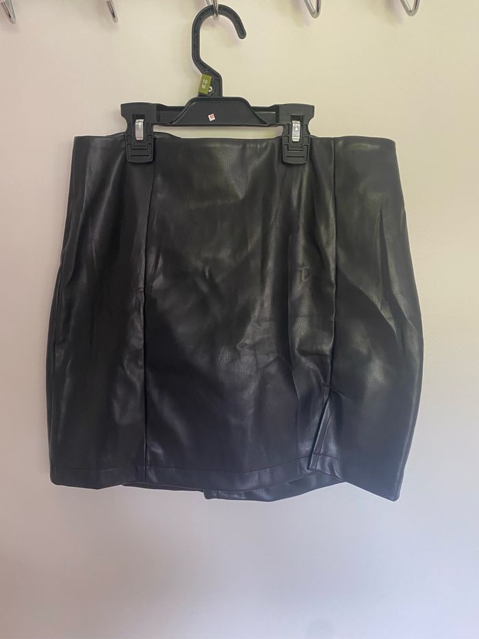 Jupe effet cuir - photo numéro 2