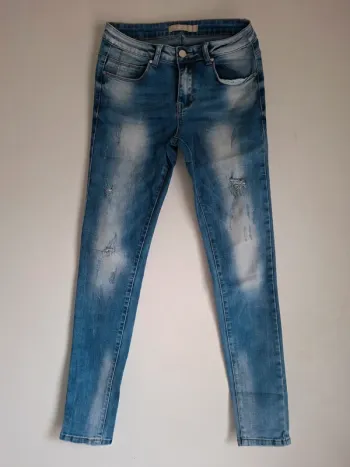 Jean slim bleu délavé- coupe tendance, effet usé, Hello miss, neuf, taille 38