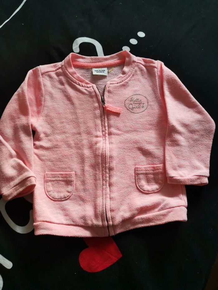 Gilet tape à l'œil 18 mois
