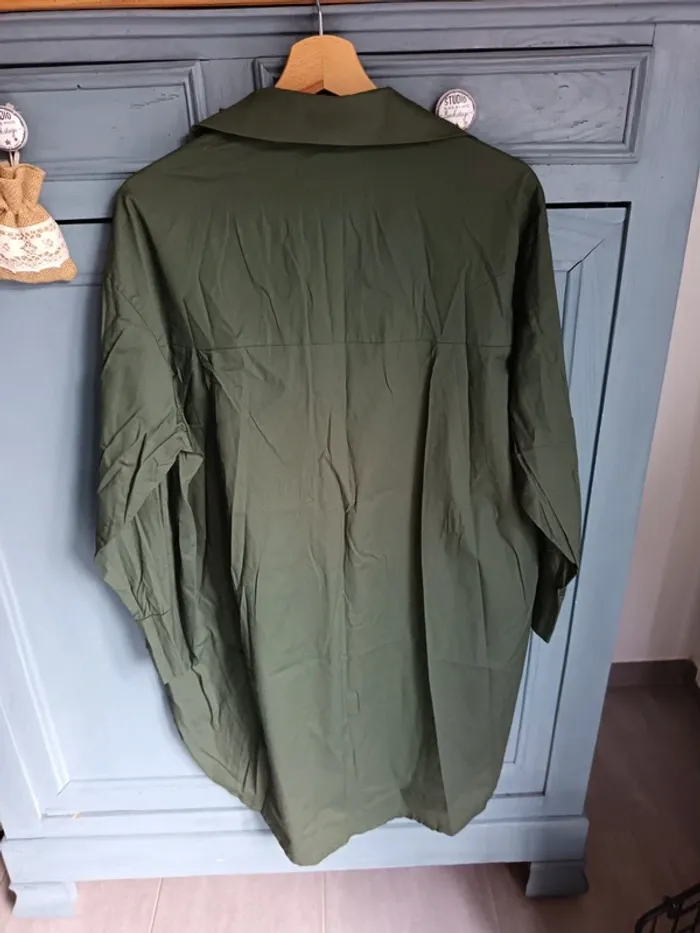 Longue chemise kaki - photo numéro 3