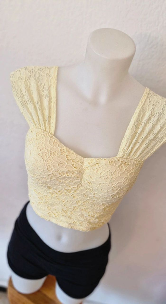 Top court jaune pour femme taille S  ( le bleu offert ) - photo numéro 3