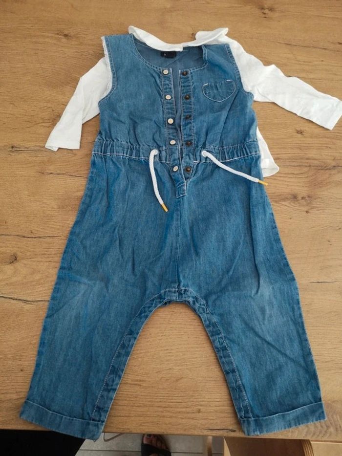 Ensemble salopette et haut kiabi 12 mois