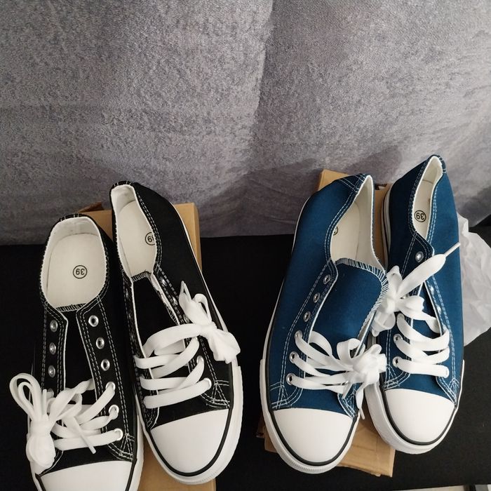 2 paires de chaussures en 39