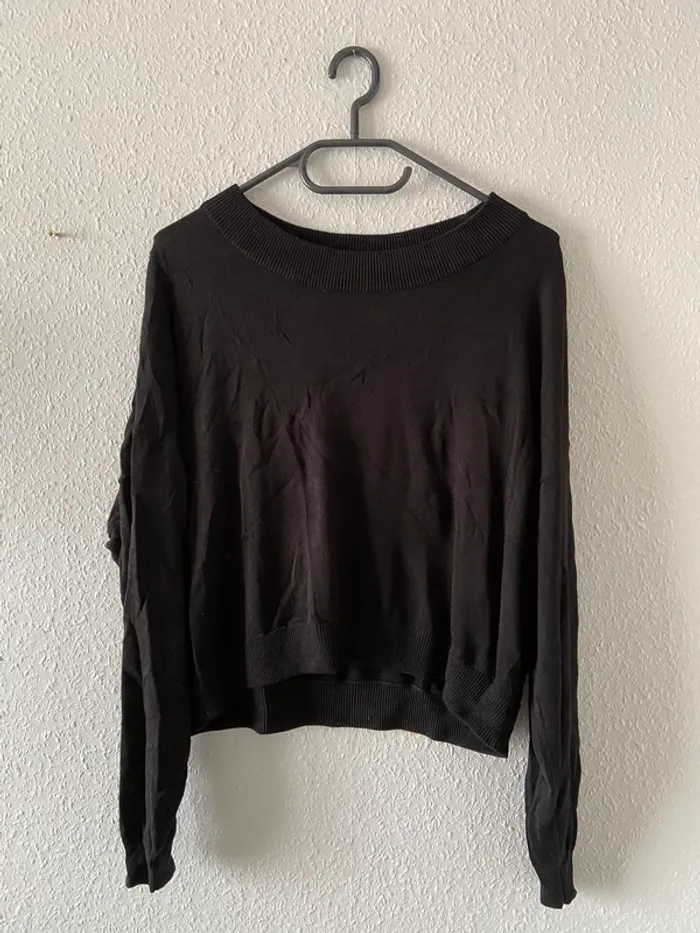 Pull noir - photo numéro 2