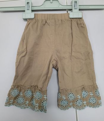 Pantalon / Pantacourt Lili Gaufrette - 6 mois - Détails Broderie Anglaise