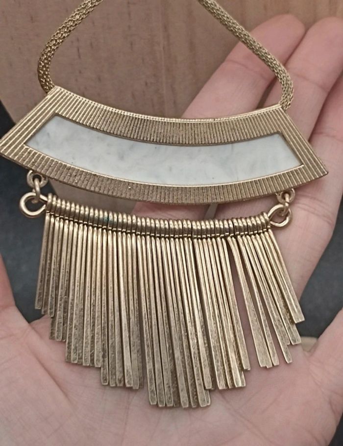 Collier plastron effet marbre - photo numéro 7