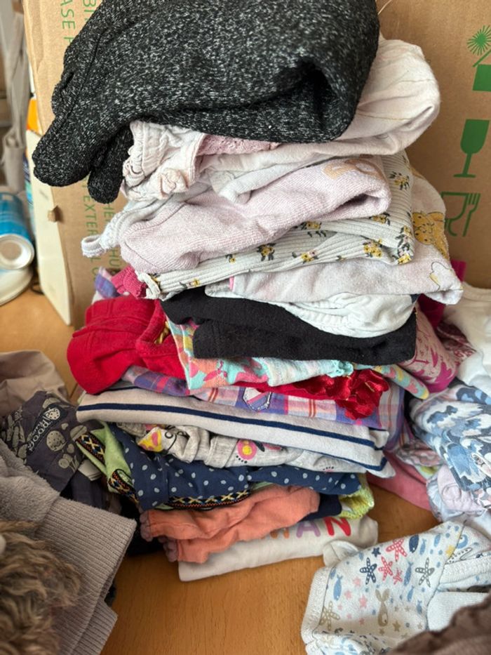 très gros lot vêtements fille 24 mois - photo numéro 3