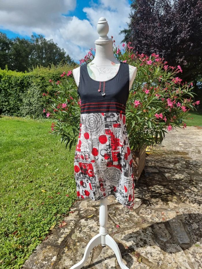 Cache cache robe noire rouge * taille 42 *