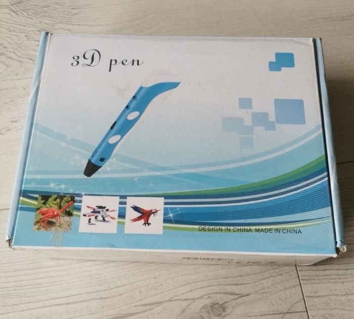 Stylo 3D + 20 fils de differentes couleurs
