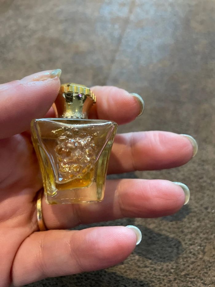 5 miniatures parfum Jeanne arthes - photo numéro 5