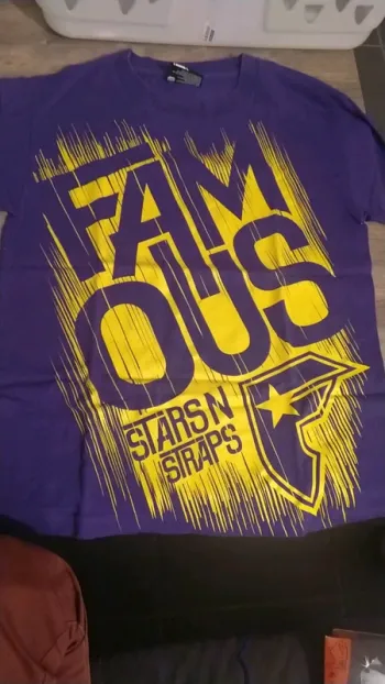 Tee shirt Famous S