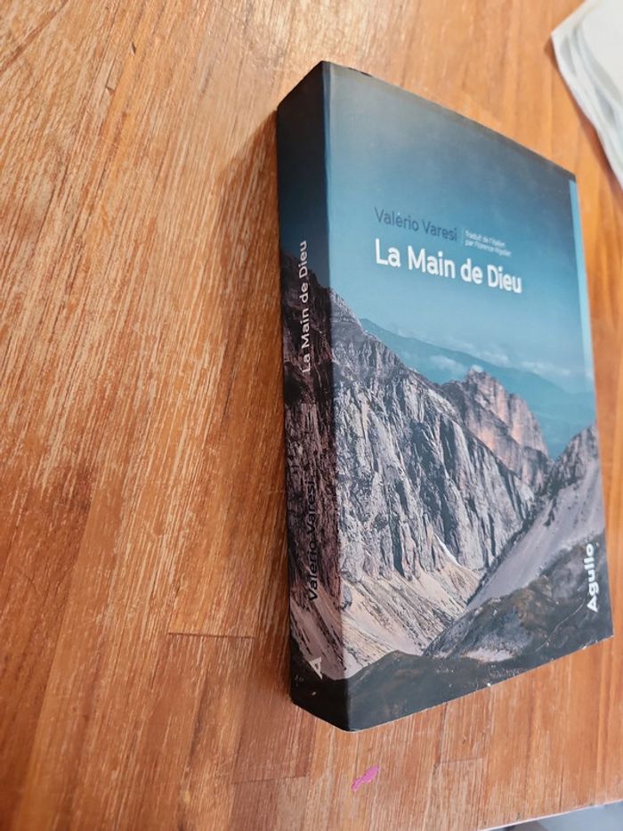 Livre : La main de Dieu - photo numéro 2