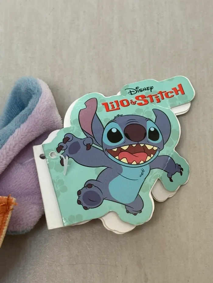 Peluche Stitch avec guitare banjo yukelele et collier hawaïen Lilo et Stitch Disney - photo numéro 5