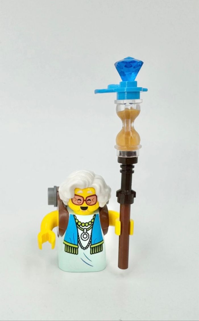 Lego Figurines Dreamzzz : Mme Castillo (visage double), sac à dos brun et argenté équipée - NEUF - photo numéro 3