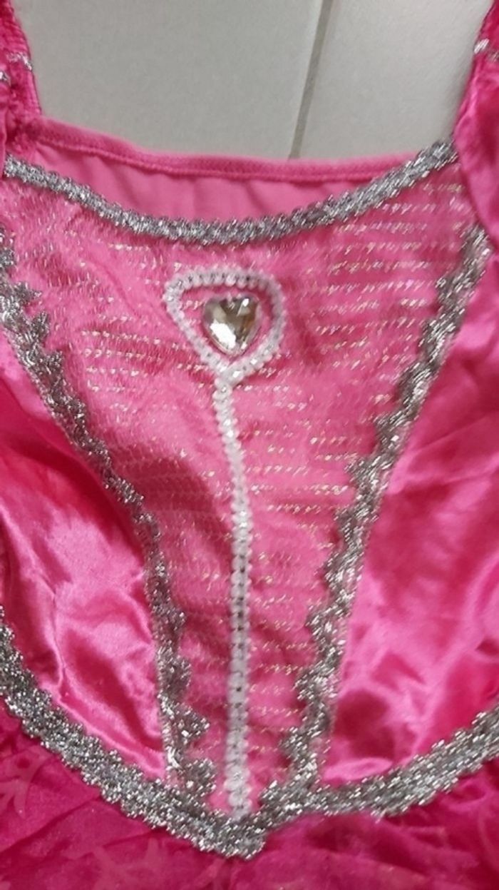 Robe princesse 4/5 ans - photo numéro 3