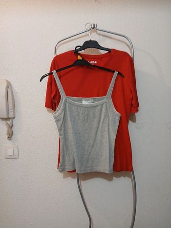 Lot de 3 haut et 1 robe taille m (idéal revendeur )