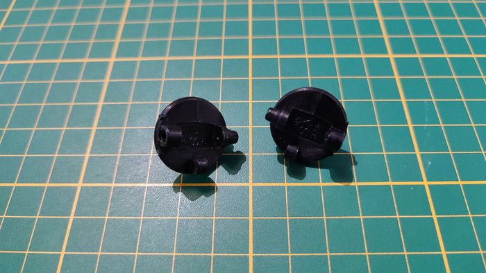 Axe de roue avant pièce miniature Bburago Burago Lancia Aurelia B24 Spider 1955 1/18 1/18ème #C47 - photo numéro 2