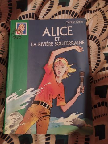 Alice et la rivière souterraine