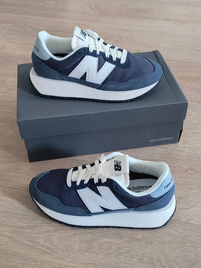 Baskets chaussures New Balance neuves taille 36.5 - photo numéro 2