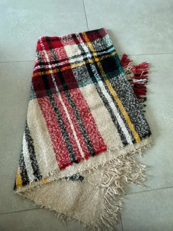 Echarpe multicolore en très bon état, 130x180cm