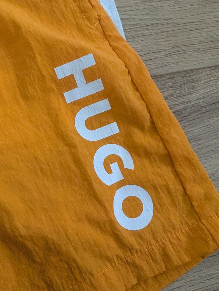 Short Hugo boss 5/6 ans - photo numéro 3