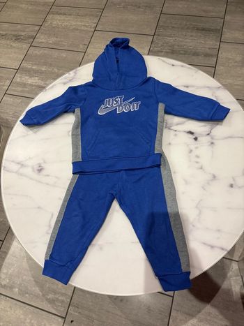Ensemble Nike bleu et gris