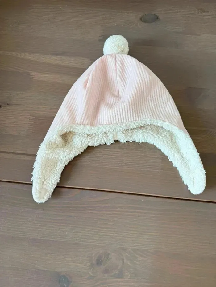 Bonnet Obaïbi en velours et sherpa rose pâle - Taille 9-12 mois - Très bon état 🌸