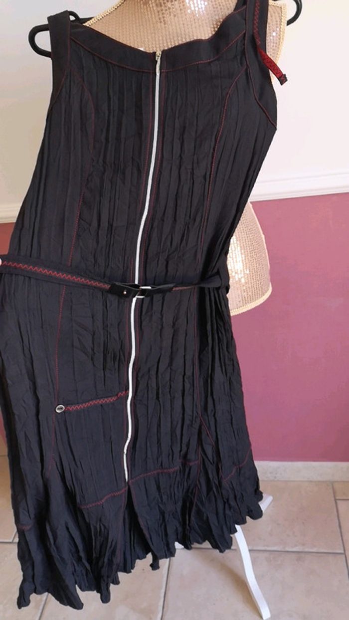 🌵Robe noire, taille 38, neuve 🌵 - photo numéro 2