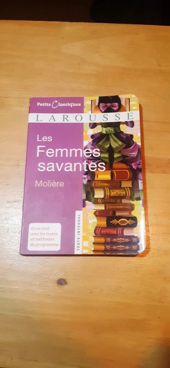 Livre Les femmes savantes larousse