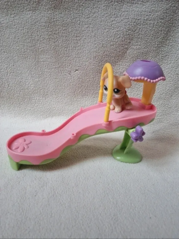 Toboggan avec figurine chien petshop littlest petshop - photo numéro 2
