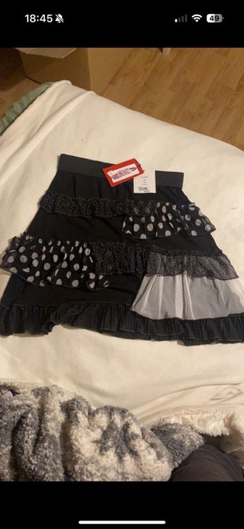 Jupe Taille 38/40 neuf La Voila