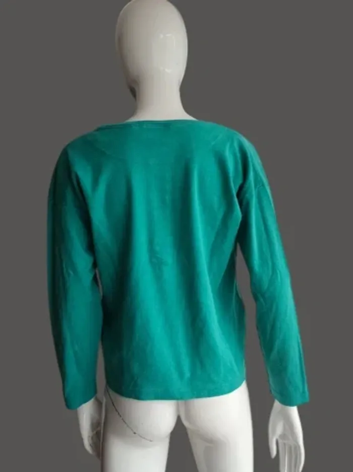 2 Pulls ou T shirts manches longues - photo numéro 4