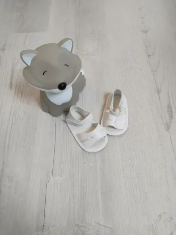 Chaussures bébé T20 12/18 mois Neuf