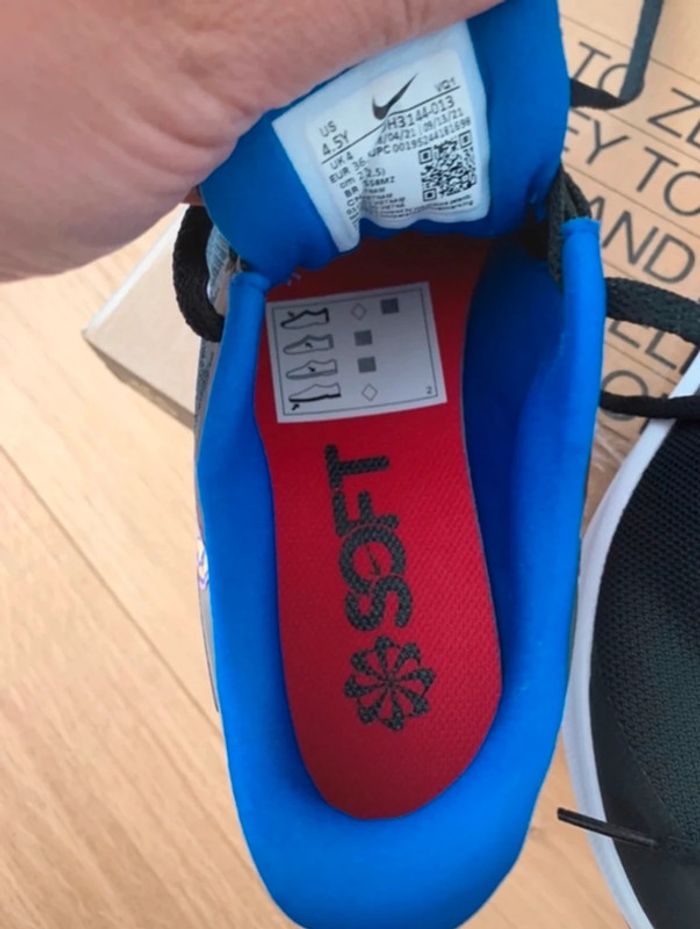 Sneakers Nike taille 36,5 - photo numéro 7