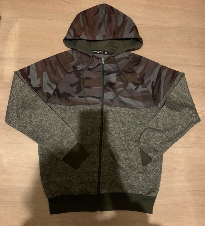 Gilet et tee shirt motif militaire taille exactement 16ans - photo numéro 6