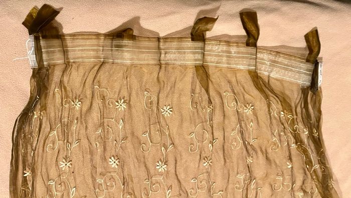 Paire de voilages marron brodés motif fleurs- Très bon état - photo numéro 6