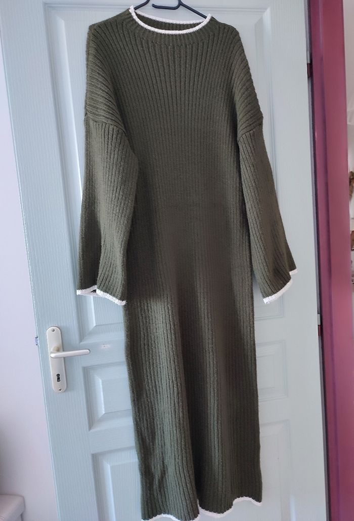 Longue robe pull (abaya), manches évasées - photo numéro 2