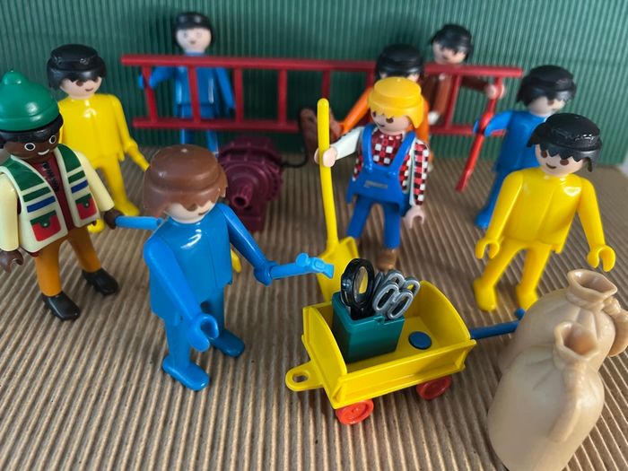 Lot de Playmobil + accessoires - photo numéro 8