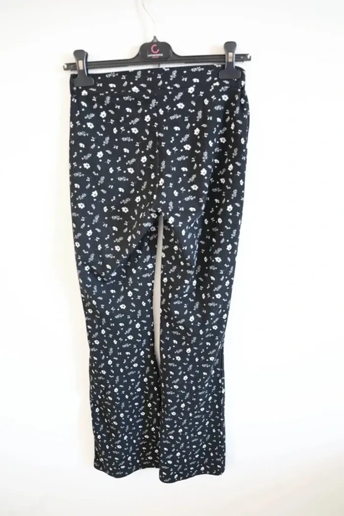 C54 pantalon noir/blanc imprimé kiabi XS - photo numéro 2