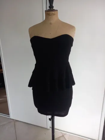 Robe bustier noire à paillettes