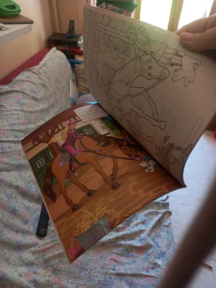 Livre de jeux et coloriages barbie - photo numéro 2