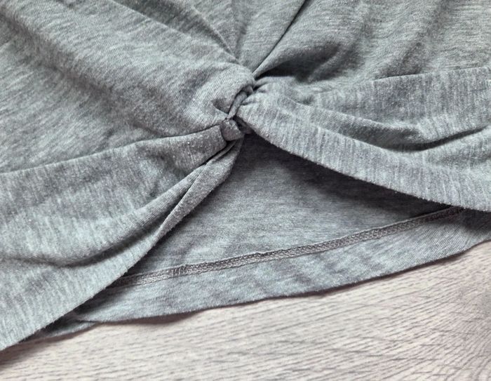 🌸 T-shirt Mickey avec noeud sur le bas 10 ans 🌸 - photo numéro 3