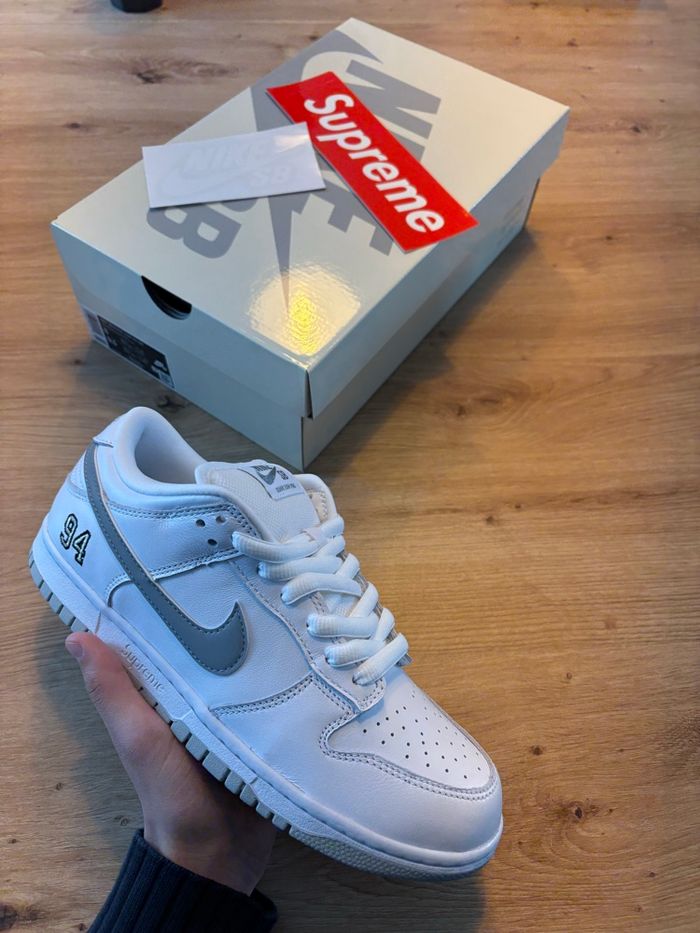 Nike Dunk low SB supreme - photo numéro 2