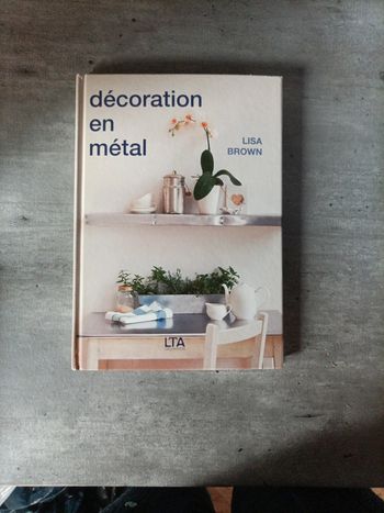 Livre décoration en métal