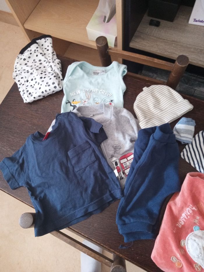 Lot vêtements garçon naissance 1 mois - photo numéro 3