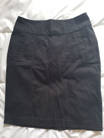 Jupe droite femme noir. Taille 40. H&M. L51 cm.