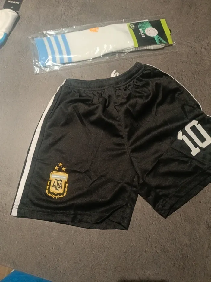 Tenue foot Léo Messi argentine. T 22 - photo numéro 3