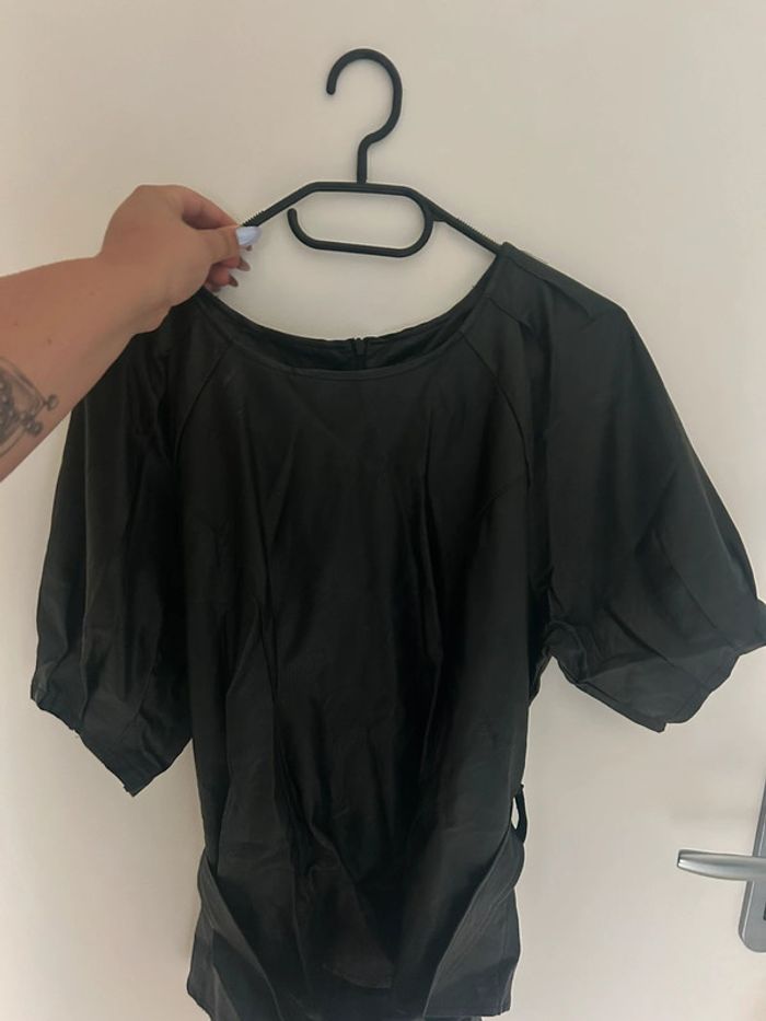 Blouse en similicuir taille L